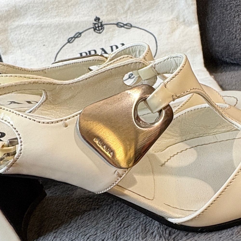 Prada Geometric Cream Logo Triangle Slingback Pumps In Argento 35.5 Sale As Is - Picture 15 of 15